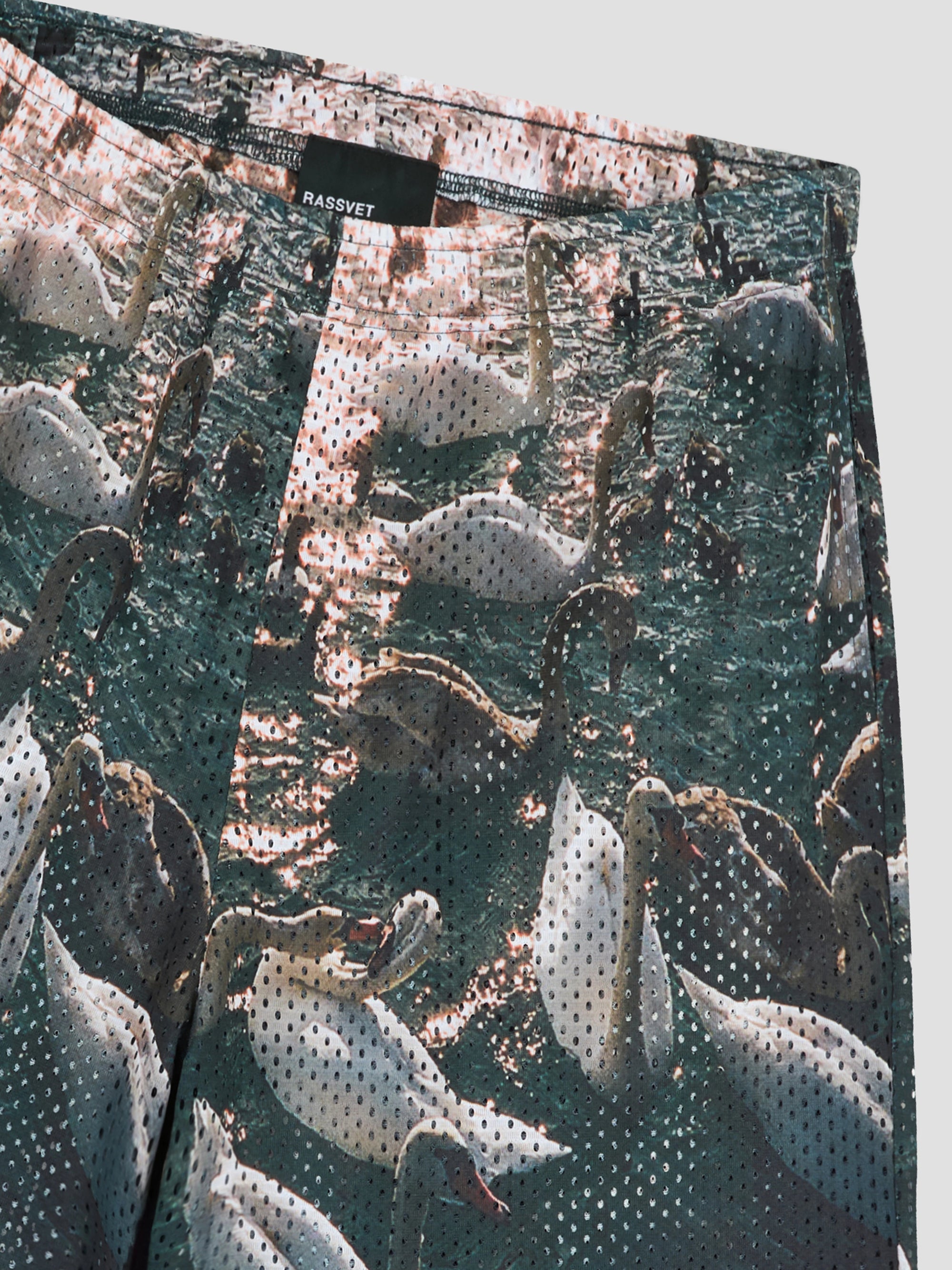 PACC18P008 ~ SWAN MESH SHORTS – PRINT
