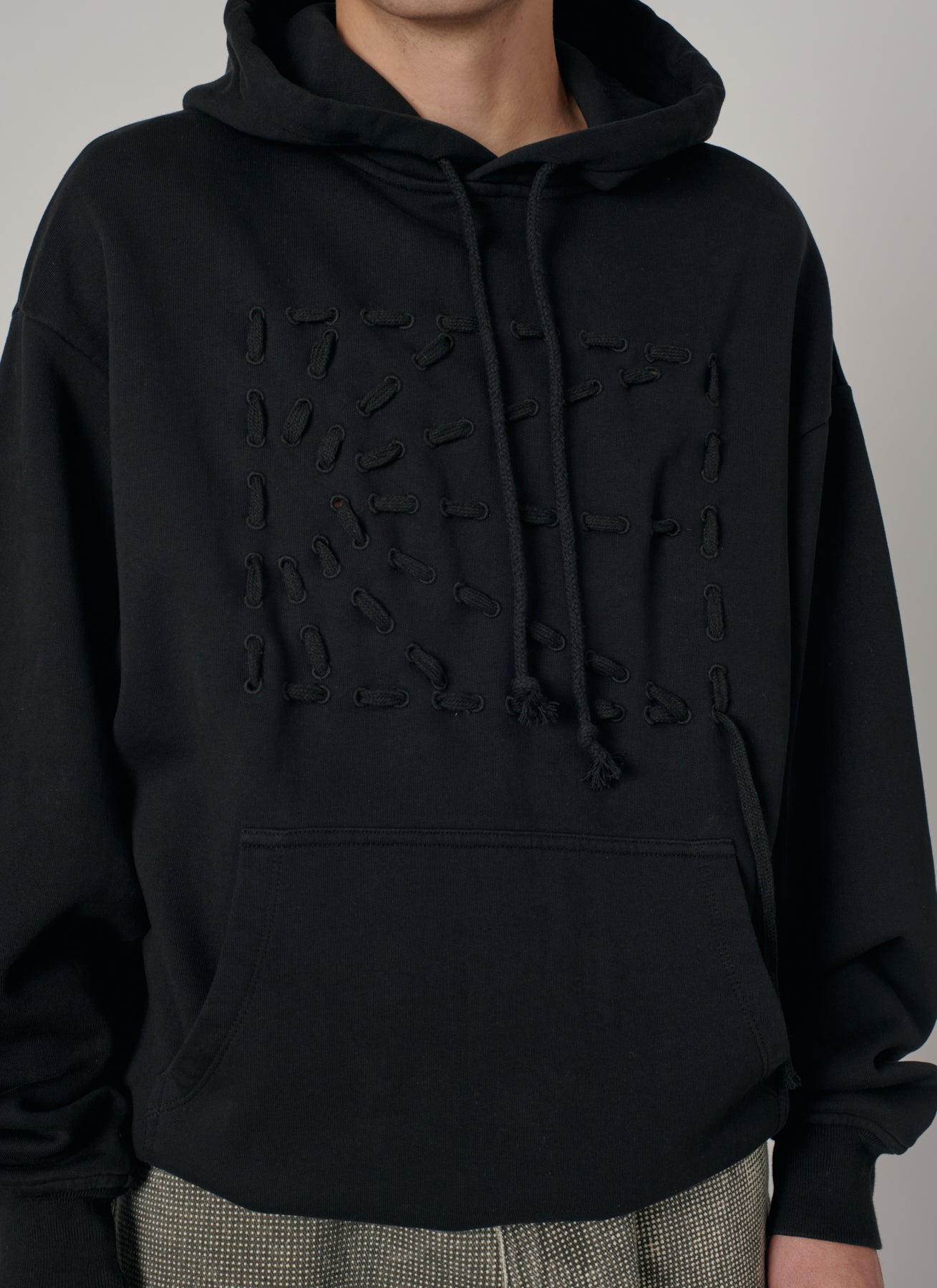 PACC19T021-1 ~ MEN WEAVE LOGO HOODIE BLACK